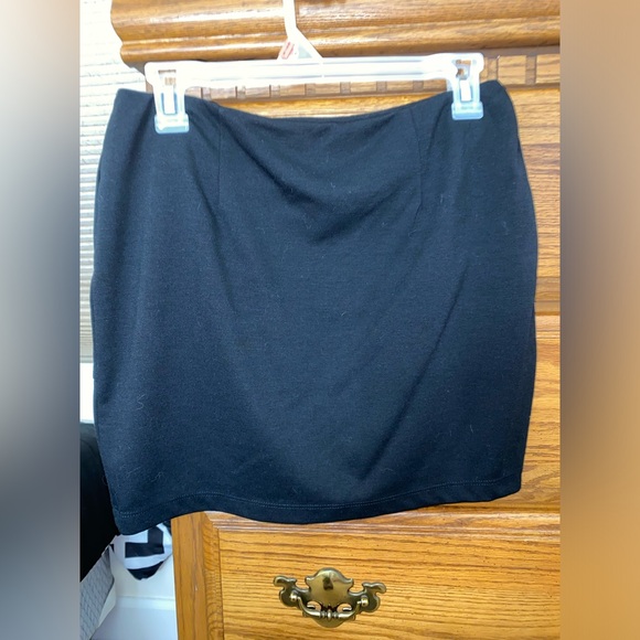 Size L skirt - Picture 2 of 3